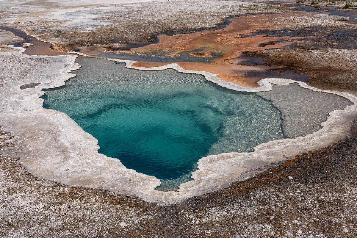 Best Hikes in Yellowstone National Park: Top Trails 12