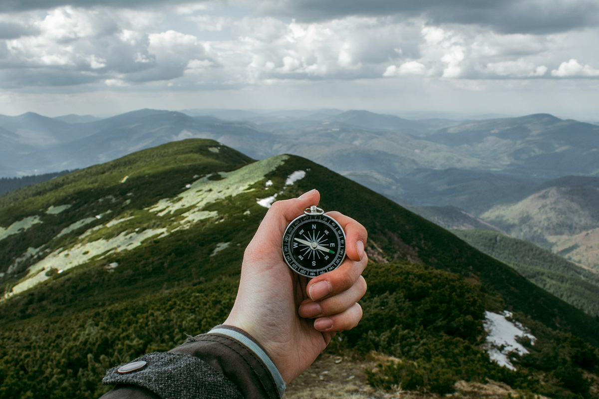 How to Use a Compass &ndash; The Modern Adventurer&rsquo;s Guide 2