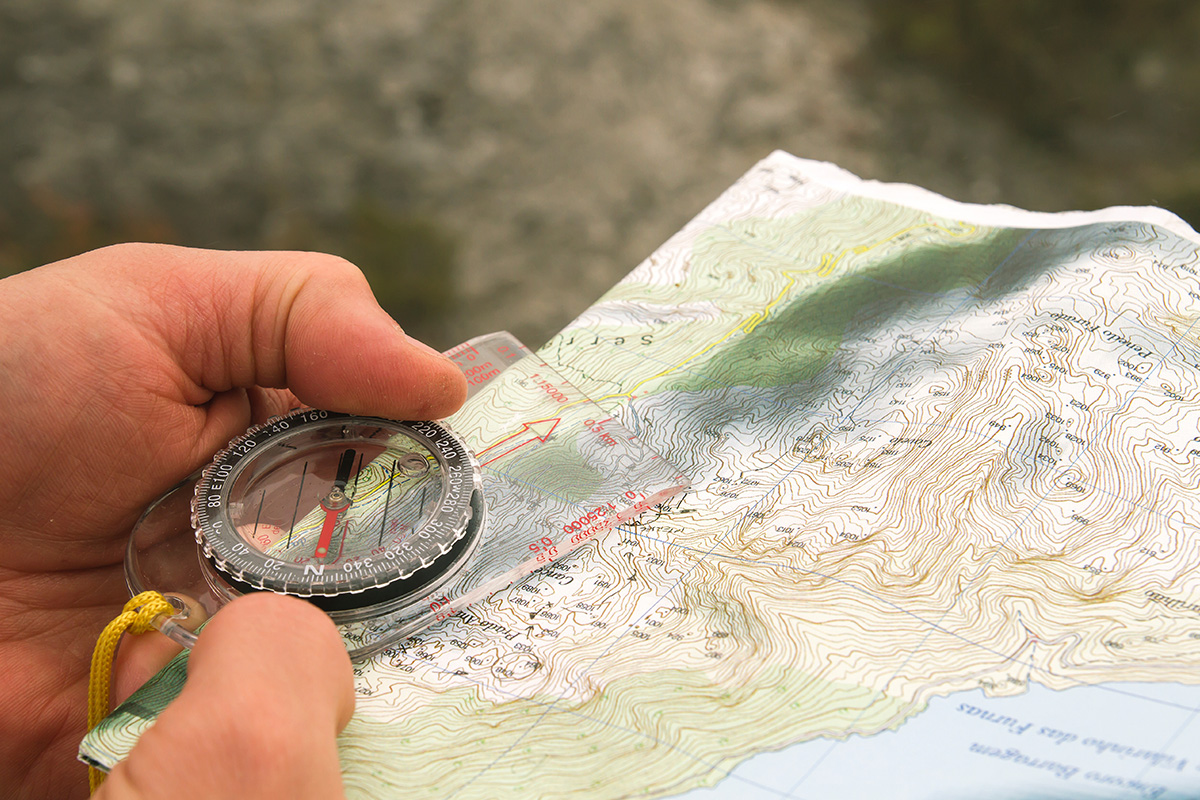 How to Use a Compass &ndash; The Modern Adventurer&rsquo;s Guide 4