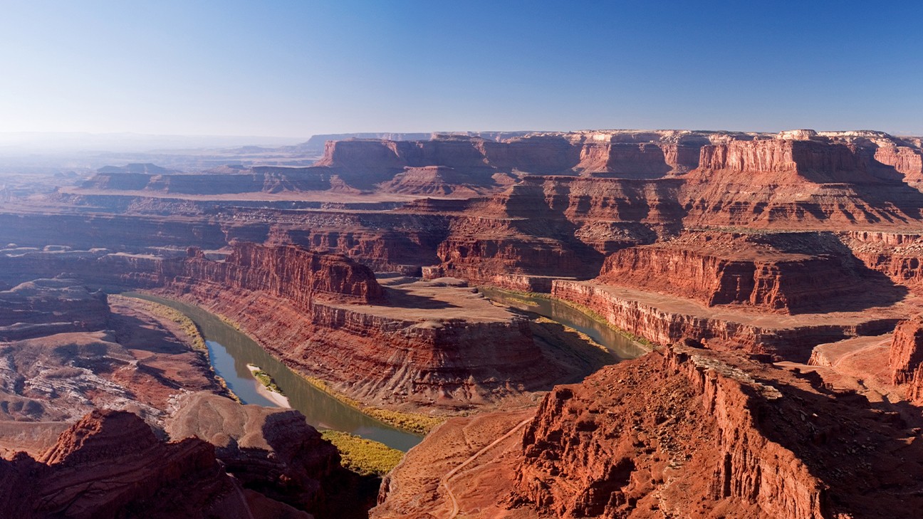 Best Hikes in Canyonlands National Park fi 